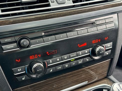 Used 2015 BMW 750i xDrive AWD/4WD image 10