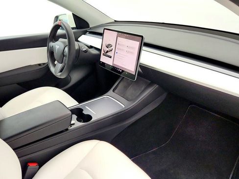 Used 2022 Tesla Model Y Performance AWD/4WD image 30