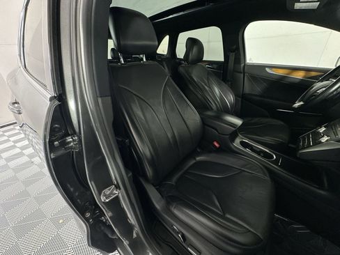 Used 2019 Lincoln MKC Reserve FWD image 27