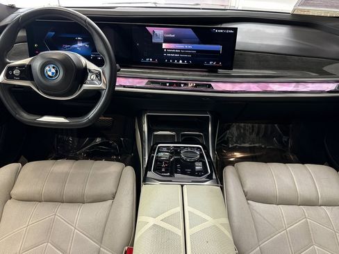 Certified 2023 BMW i7 xDrive60 AWD/4WD image 17