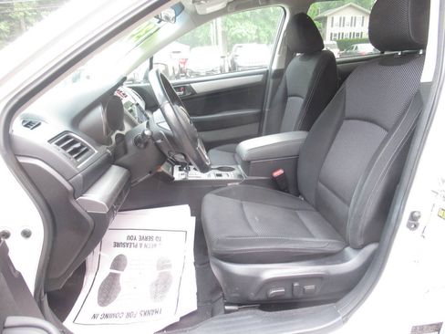 Used 2017 Subaru Outback 2.5i Premium AWD/4WD image 16