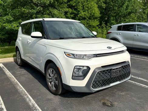 Used 2020 Kia Soul LX FWD image 1
