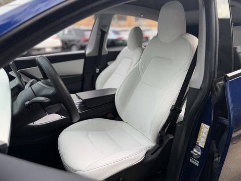 Used 2020 Tesla Model Y Long Range image 26