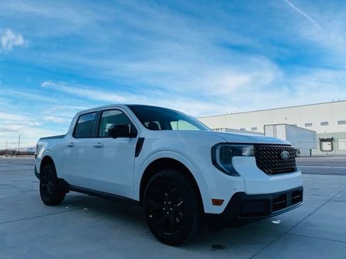 New 2026 Ford Maverick Lariat w/ Black Appearance Package image 7