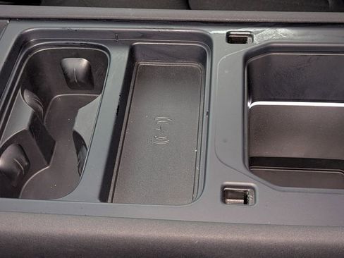 Used 2021 Land Rover Defender 110 image 23