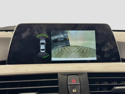 Used 2018 BMW 320i Sedan RWD image 19