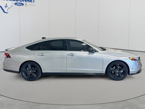 Used 2024 Honda Accord Sport image 4