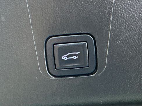 Used 2019 Chevrolet Traverse LT FWD image 31