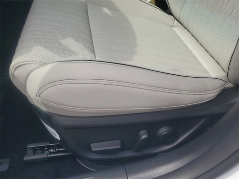 Used 2025 Genesis G70 2.5T w/ Sport Prestige Package image 11