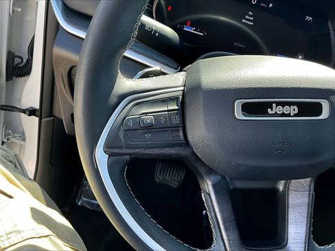 Used 2023 Jeep Grand Cherokee Limited w/ Luxury Tech Group II AWD/4WD image 13