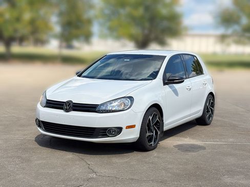 Used 2011 Volkswagen Golf TDI w/ Cold Weather Pkg FWD image 4