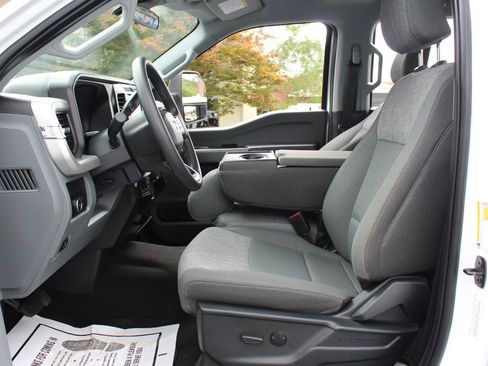 Used 2025 Ford F350 XLT AWD/4WD image 23