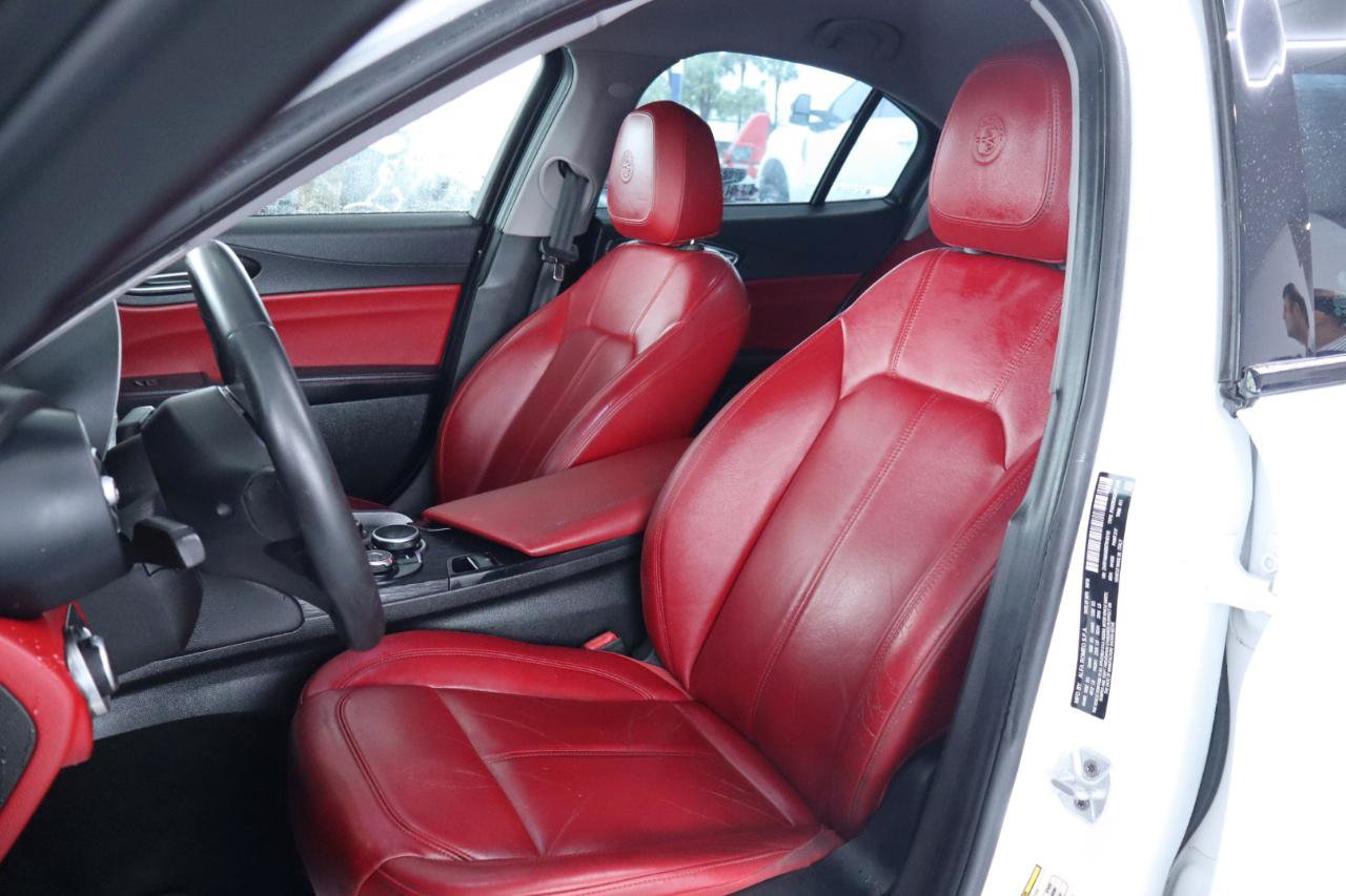 Used 2019 Alfa Romeo Giulia w/ Quick Order Package 22K Sport RWD image 16