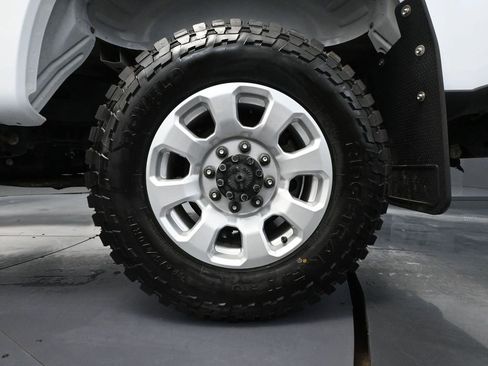 Used 2024 Ford F350 XLT w/ FX4 Off-Road Package image 12