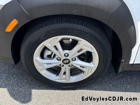 Used 2023 Hyundai Kona SEL w/ Convenience Package image 14