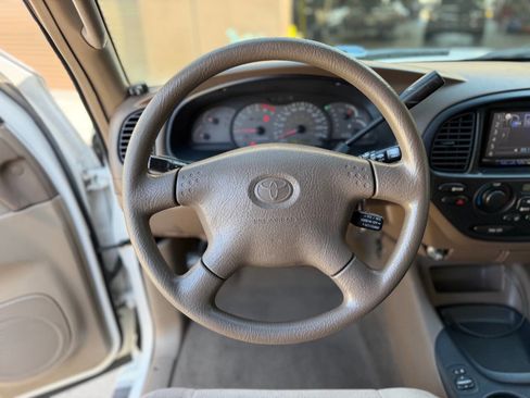 Used 2002 Toyota Sequoia SR5 RWD image 17