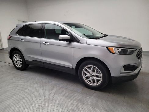 Used 2024 Ford Edge SEL image 11