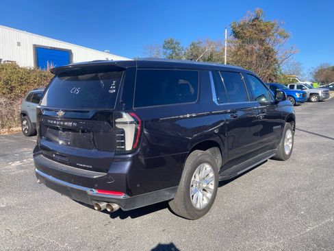Used 2025 Chevrolet Suburban Premier image 5
