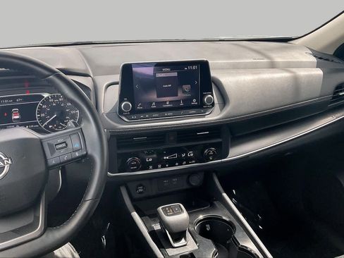 Used 2025 Nissan Rogue SV FWD image 7