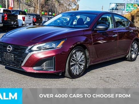 Used 2024 Nissan Altima 2.5 SV image 3