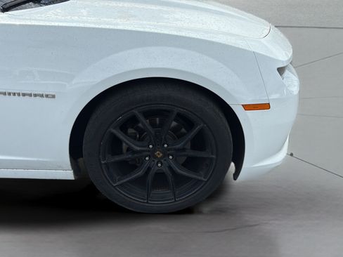 Used 2015 Chevrolet Camaro LT RWD image 34