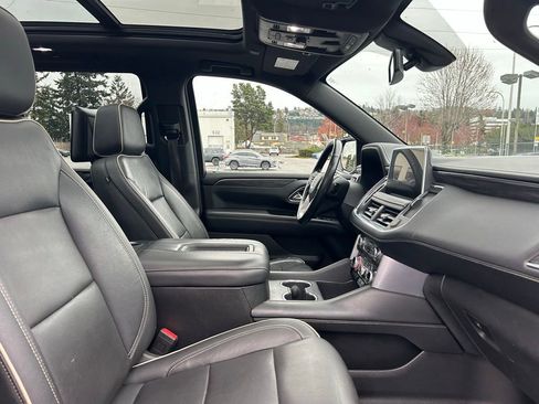 Used 2021 GMC Yukon SLT w/ SLT Premium Package image 18