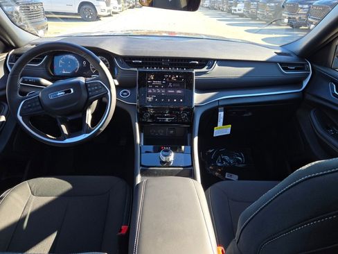 New 2025 Jeep Grand Cherokee Laredo X image 20