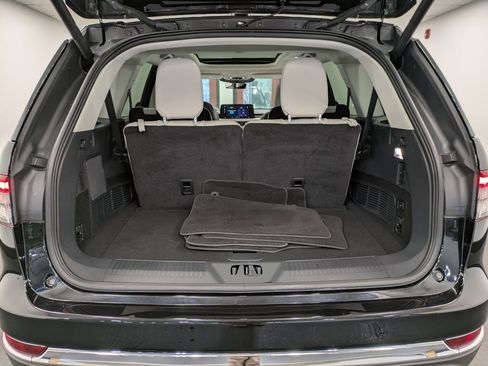 Used 2025 Lincoln Aviator Premiere image 23