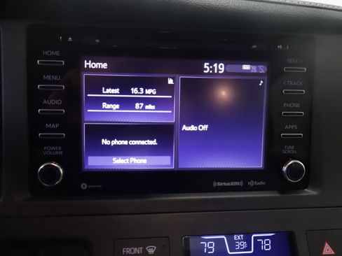 Used 2019 Toyota Sienna XLE image 7