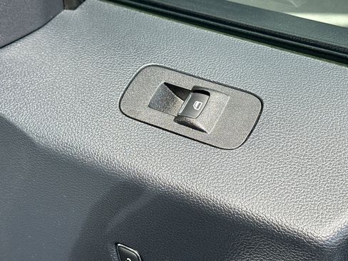 Used 2022 Ford F250 Lariat w/ Lariat Value Package image 22