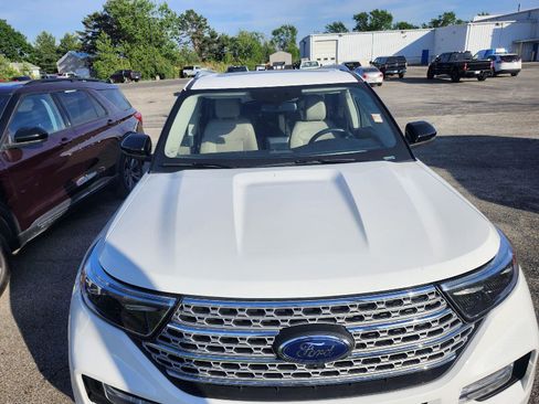 Used 2023 Ford Explorer Limited w/ Limited Technology Package AWD/4WD image 10