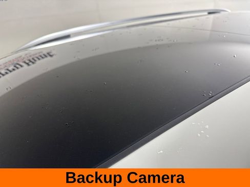 Used 2022 Volkswagen Tiguan SE w/ Panoramic Sunroof Package AWD/4WD image 8
