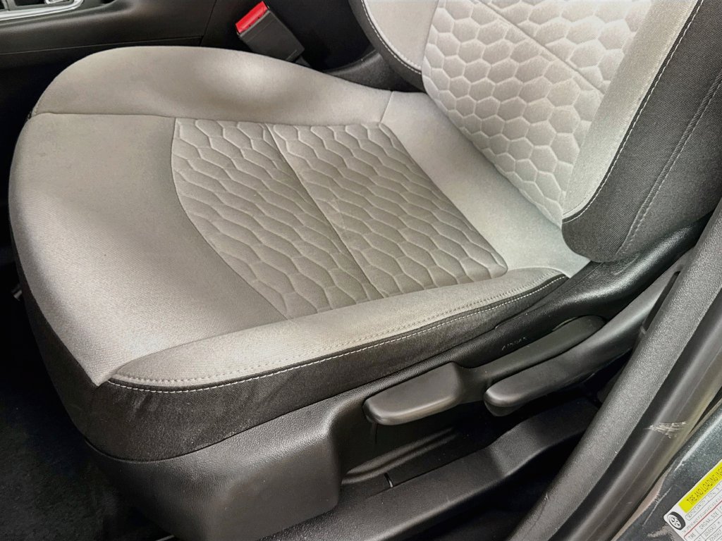 Used 2020 Chevrolet Equinox LS FWD image 23
