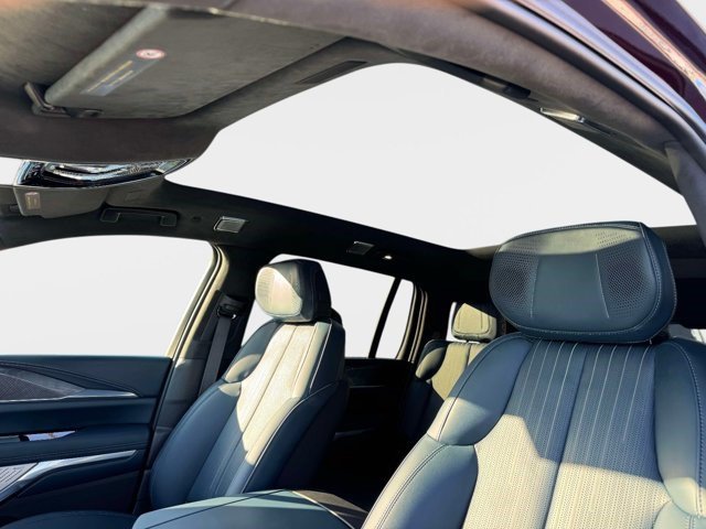 Certified 2025 Cadillac Escalade IQ Luxury 2 w/ LPO, Premium Carpet Package AWD/4WD image 20