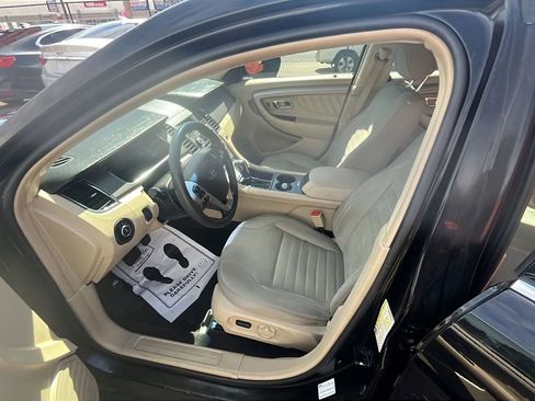 Used 2018 Ford Taurus SE image 11