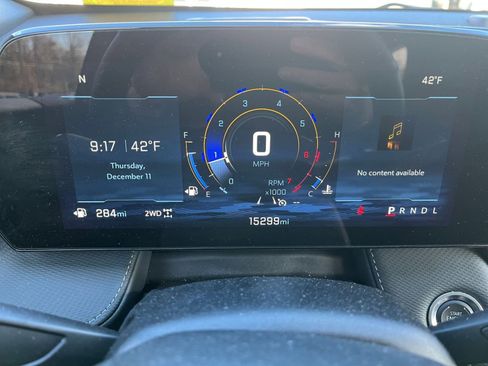 Used 2025 Chevrolet Equinox LT image 34