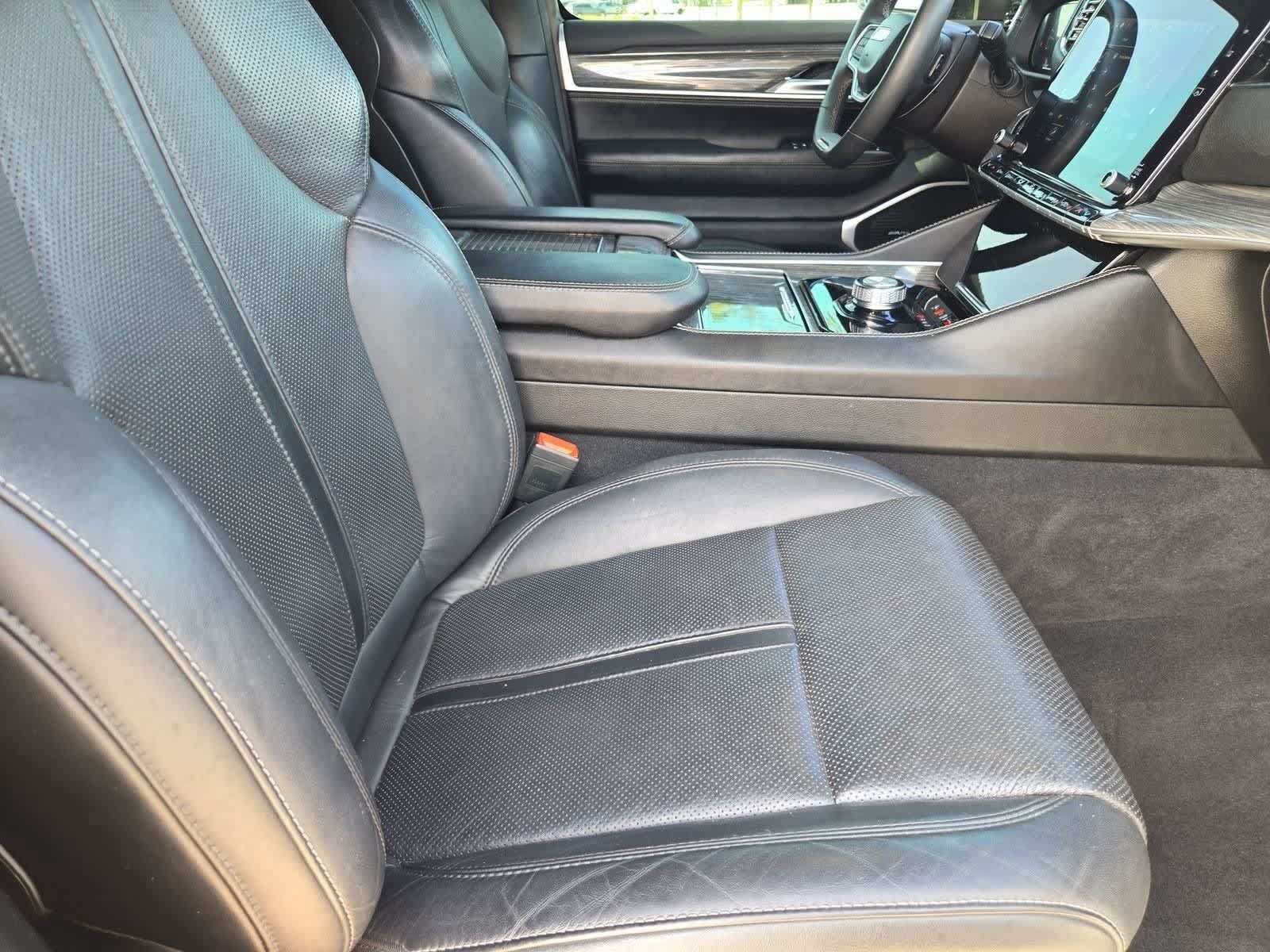Used 2022 Jeep Wagoneer Series II RWD image 20