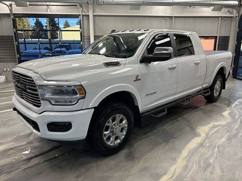 Used 2020 RAM 3500 Laramie image 40
