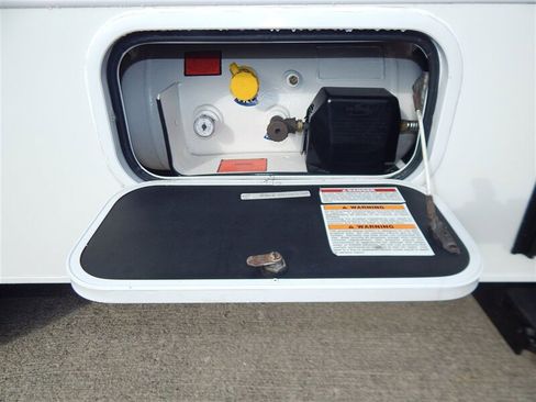 Used 2020 Chevrolet Express 4500 w/ RV Package image 13