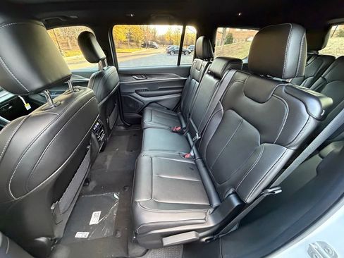 New 2025 Jeep Grand Cherokee L Limited image 12