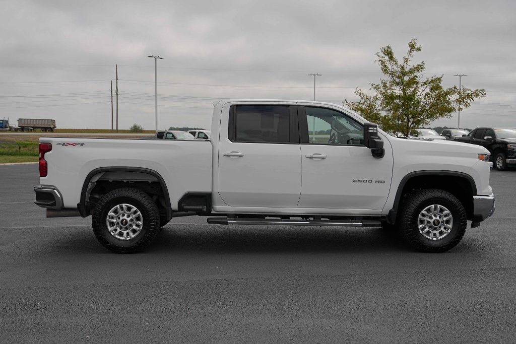 Used 2025 Chevrolet Silverado 2500 LT w/ Convenience Package AWD/4WD image 6