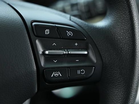 Used 2023 Hyundai Kona SE FWD image 33