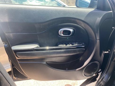 Used 2014 Kia Soul ! w/ Sun & Sound Package FWD image 13
