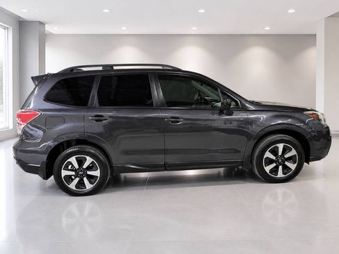 Used 2017 Subaru Forester 2.5i Premium AWD/4WD image 6