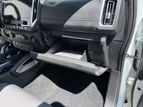 Used 2025 Nissan Frontier SV AWD/4WD image 36