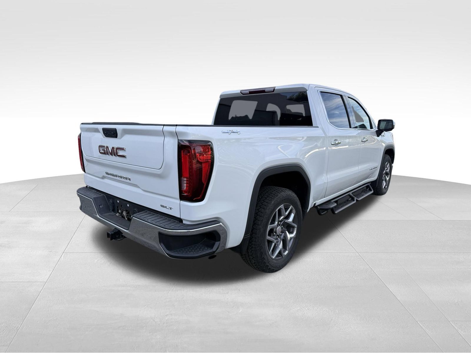 Used 2022 GMC Sierra 1500 SLT w/ SLT Convenience Package AWD/4WD image 3