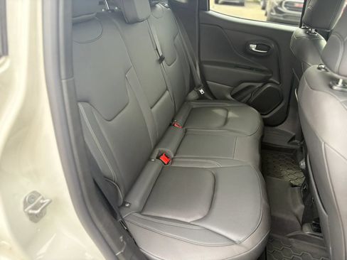 Used 2020 Jeep Renegade Altitude AWD/4WD image 11