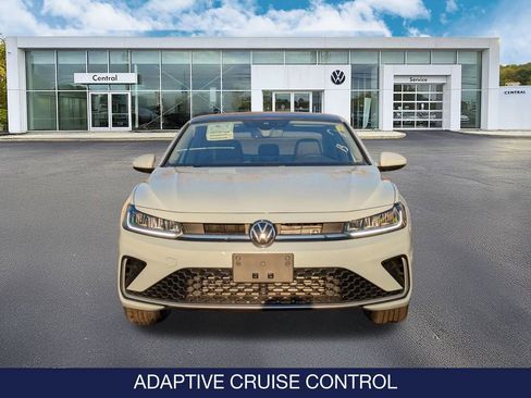 New 2026 Volkswagen Jetta SE image 2