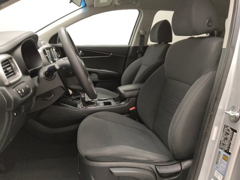 Used 2020 Kia Sorento LX image 17