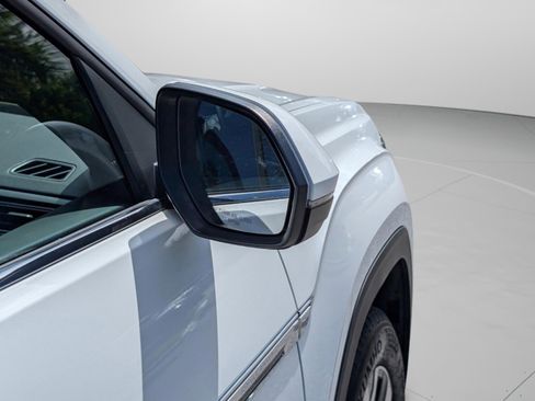 Used 2025 Volkswagen Atlas Cross Sport SE FWD image 41